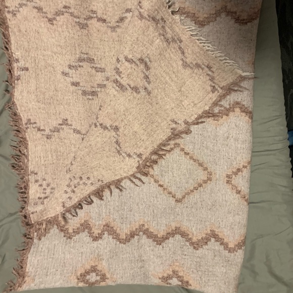 Aritzia Scarf - Large - Picture 2 of 4